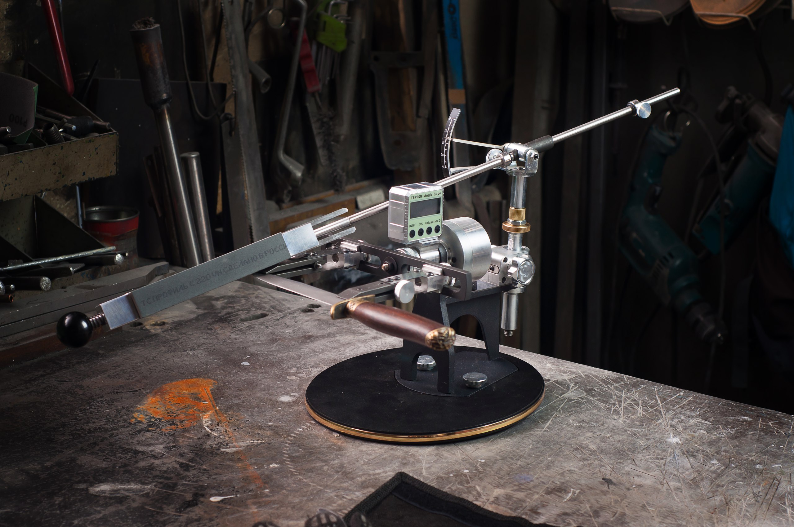 Мастерская по заточке щипчиков для педикюра в г. Заточка режущего инструмента. Профессиональная заточка инструмента. Верхняя пышма. Заточной станок для инструмента nts 251.