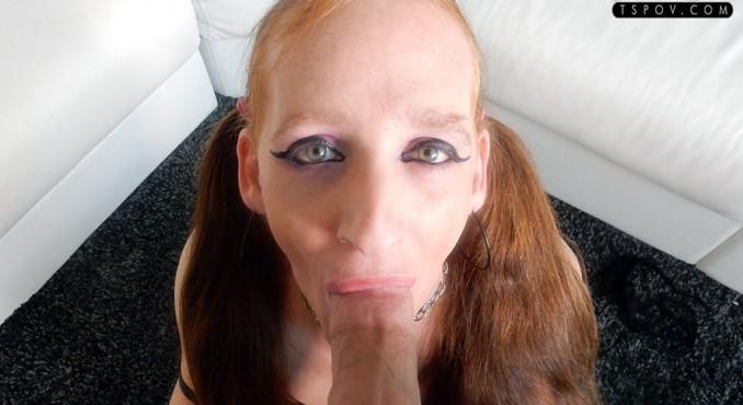 Holly Blossom - cute new cam model loves the D