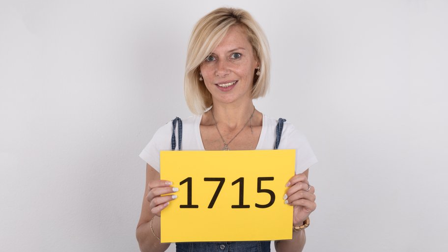 Zaneta Age: 33